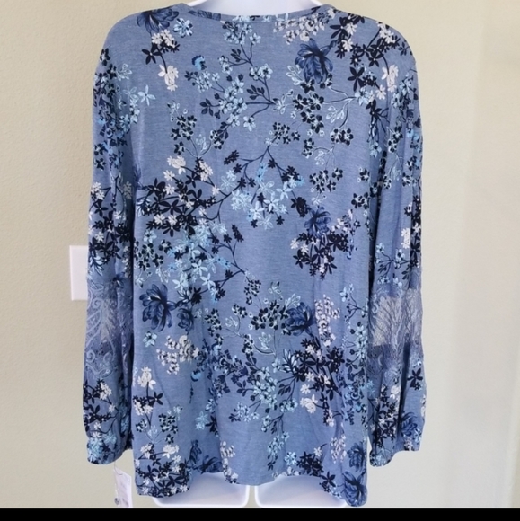 🆕️ Liz Claiborne top - Picture 4 of 10